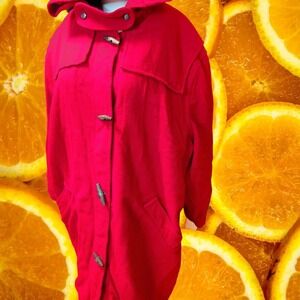 L.L. Bean Red Duffle‎ Coat Hooded Plaid Lined Toggle Closure Women's Warm Winter